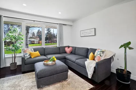 22 Ravine Park Crescent Toronto ON M1C 2M3