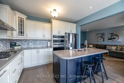 43 Elmer Adams Drive Clarington ON L1E 0G5