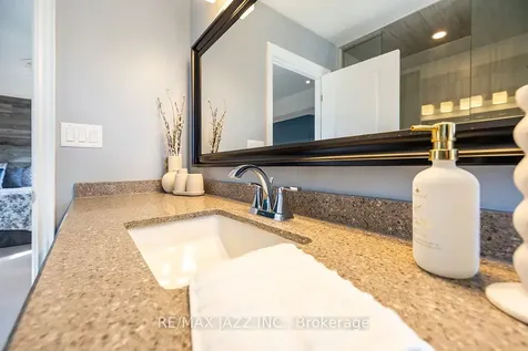 43 Elmer Adams Drive Clarington ON L1E 0G5