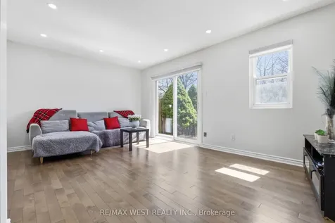 151 Wickson Trail Toronto ON M1B 2L5