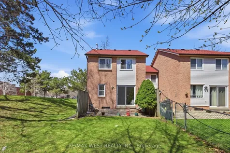 151 Wickson Trail Toronto ON M1B 2L5