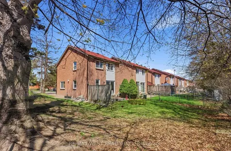 151 Wickson Trail Toronto ON M1B 2L5