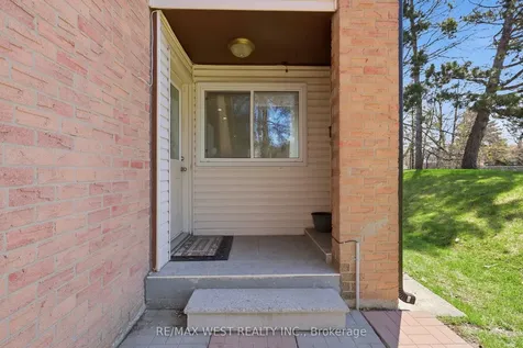 151 Wickson Trail Toronto ON M1B 2L5