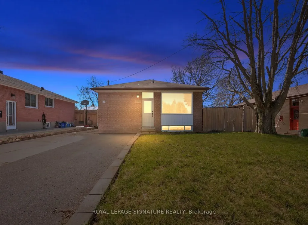 1003 Wardman Crescent Whitby ON L1N 3H1