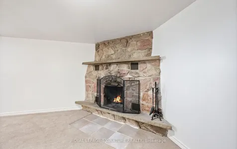 1003 Wardman Crescent Whitby ON L1N 3H1