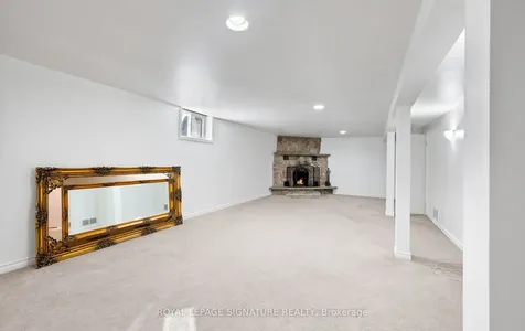 1003 Wardman Crescent Whitby ON L1N 3H1
