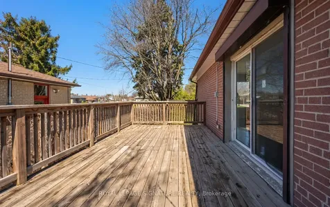 1003 Wardman Crescent Whitby ON L1N 3H1