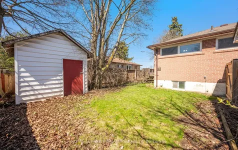 1003 Wardman Crescent Whitby ON L1N 3H1