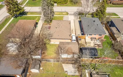1003 Wardman Crescent Whitby ON L1N 3H1