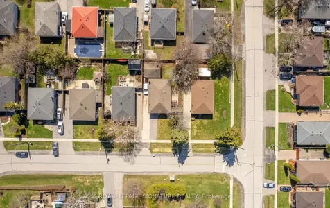 1003 Wardman Crescent Whitby ON L1N 3H1