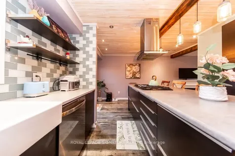 1499 Fenelon Crescent Oshawa ON L1J 6G2