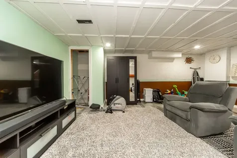 1499 Fenelon Crescent Oshawa ON L1J 6G2