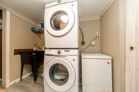 1499 Fenelon Crescent Oshawa ON L1J 6G2