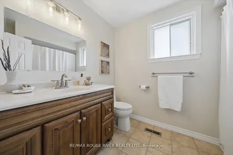 54 Rosalynne Avenue Clarington ON L1C 3X8