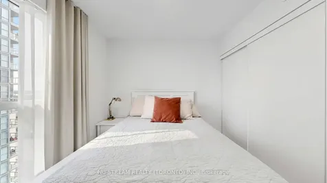 20 Meadowglen Place Toronto ON M1G 0A9