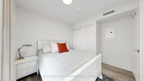 20 Meadowglen Place Toronto ON M1G 0A9