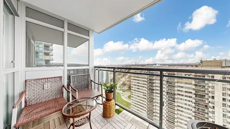 20 Meadowglen Place Toronto ON M1G 0A9