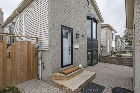 594 Waverly Street N Oshawa ON L1J 7G1