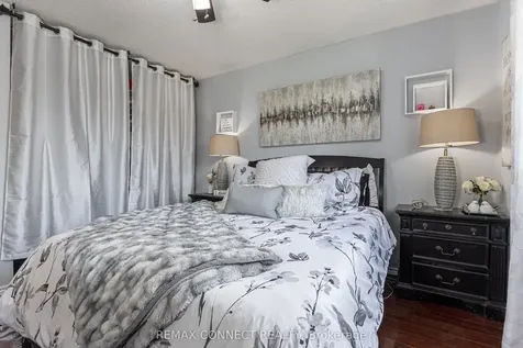 594 Waverly Street N Oshawa ON L1J 7G1