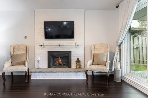 594 Waverly Street N Oshawa ON L1J 7G1