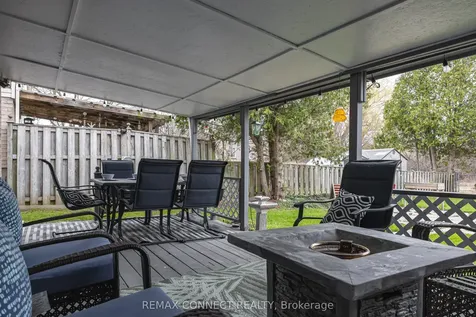 594 Waverly Street N Oshawa ON L1J 7G1