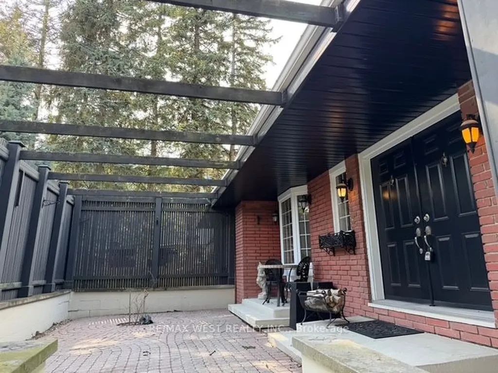 1184 Kingston Road Road N Pickering ON L1V 1B4
