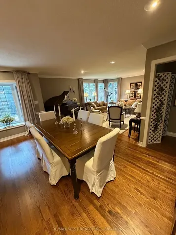 1184 Kingston Road Road N Pickering ON L1V 1B4
