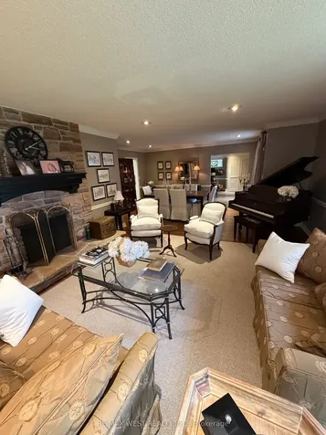1184 Kingston Road Road N Pickering ON L1V 1B4
