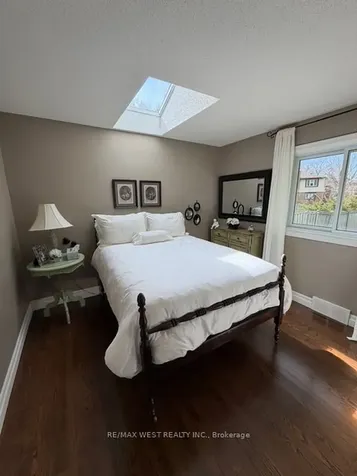 1184 Kingston Road Road N Pickering ON L1V 1B4
