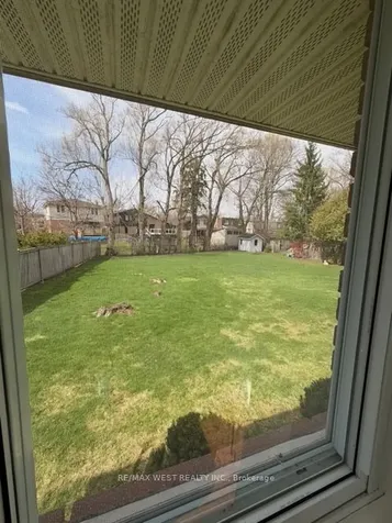 1184 Kingston Road Road N Pickering ON L1V 1B4