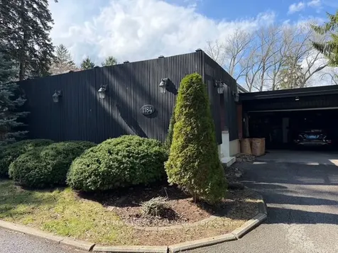 1184 Kingston Road Road N Pickering ON L1V 1B4