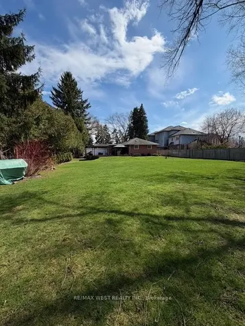 1184 Kingston Road Road N Pickering ON L1V 1B4