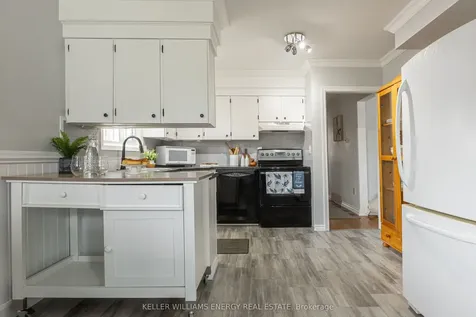 70 Oriole Court Oshawa ON L1H 6Y5