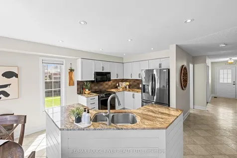 9 Clayton Crescent Clarington ON L1C 4P2
