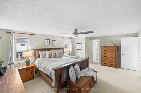 9 Clayton Crescent Clarington ON L1C 4P2