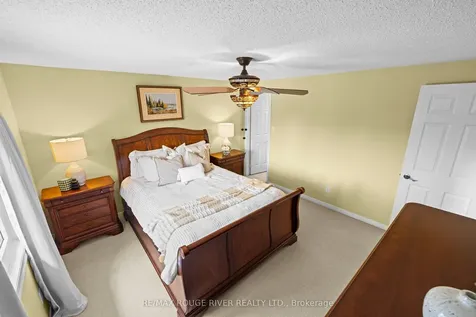 9 Clayton Crescent Clarington ON L1C 4P2