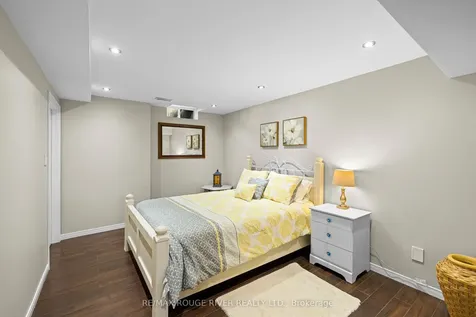 9 Clayton Crescent Clarington ON L1C 4P2