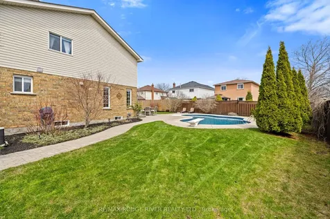 9 Clayton Crescent Clarington ON L1C 4P2