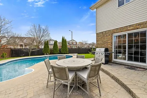 9 Clayton Crescent Clarington ON L1C 4P2