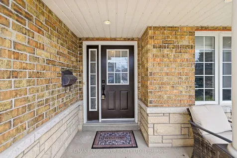 9 Clayton Crescent Clarington ON L1C 4P2