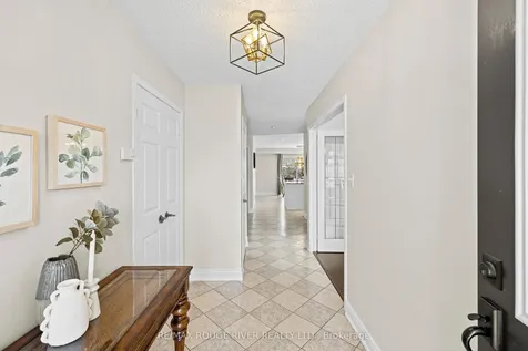9 Clayton Crescent Clarington ON L1C 4P2