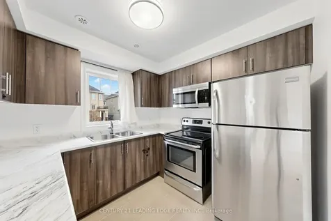 61 Far North Court Oshawa ON L1L 0J5