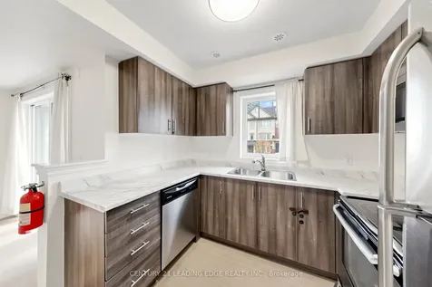 61 Far North Court Oshawa ON L1L 0J5