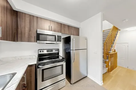 61 Far North Court Oshawa ON L1L 0J5