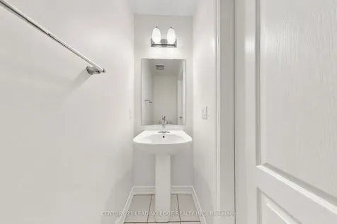 61 Far North Court Oshawa ON L1L 0J5