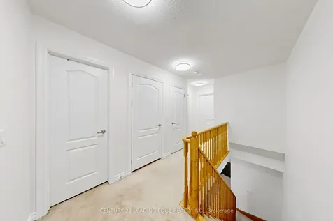 61 Far North Court Oshawa ON L1L 0J5