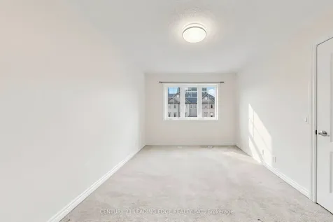 61 Far North Court Oshawa ON L1L 0J5