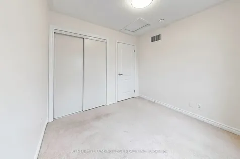 61 Far North Court Oshawa ON L1L 0J5