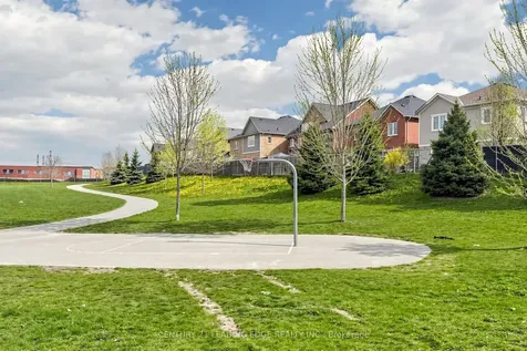 61 Far North Court Oshawa ON L1L 0J5