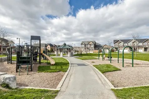 61 Far North Court Oshawa ON L1L 0J5